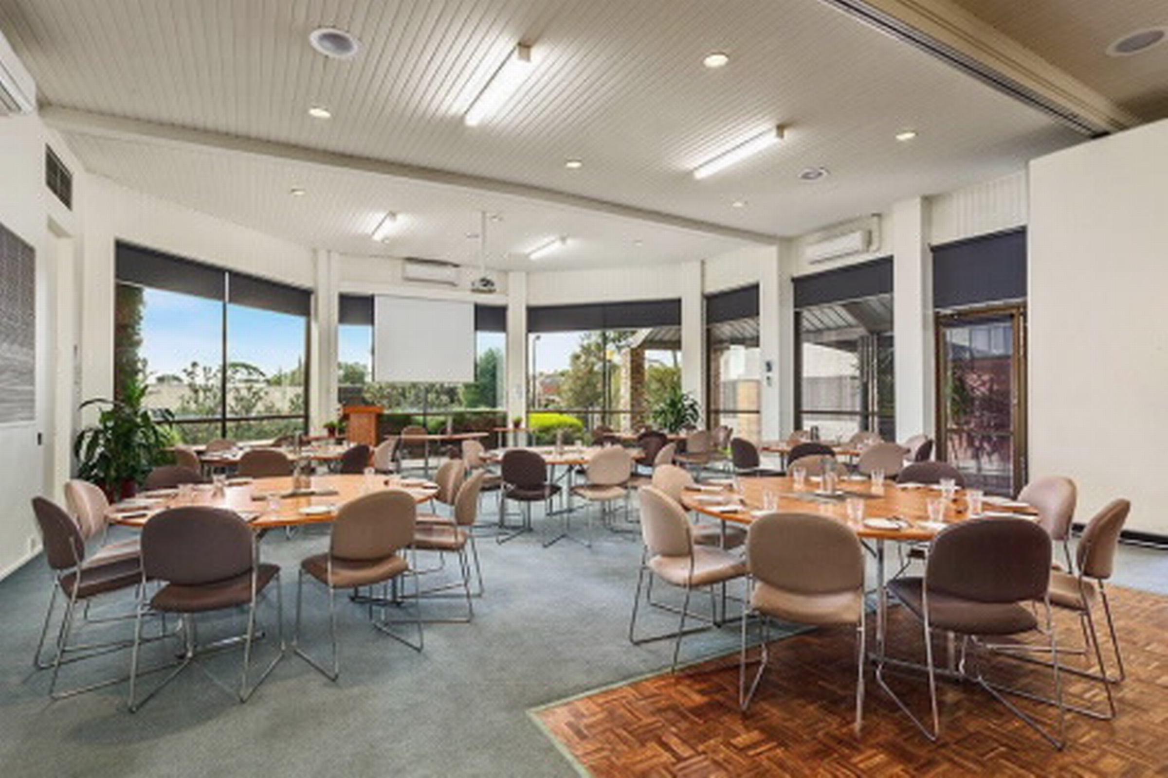 Wantirna Knox International Hotel And Apartments מראה חיצוני תמונה